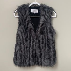 Jack by BB Dakota Faux Fur Vest Gray Size Small Lined